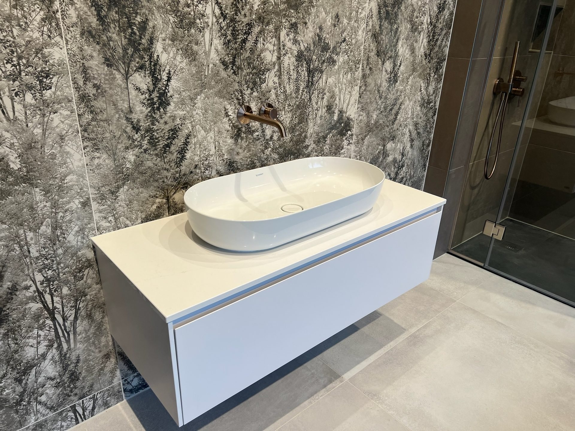 Floating vanity